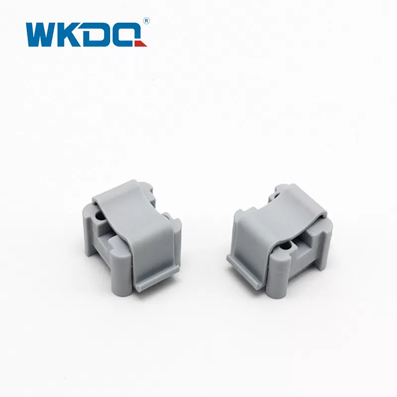 Nylon PA66 Dukungan Bracket Busbar Holder Dengan Sekrup Penahan